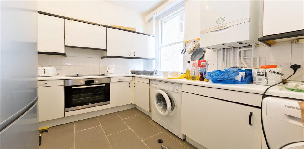 			3 Bedroom, 2 bath, 1 reception Flat			 Wymering Road, MAIDA VALE